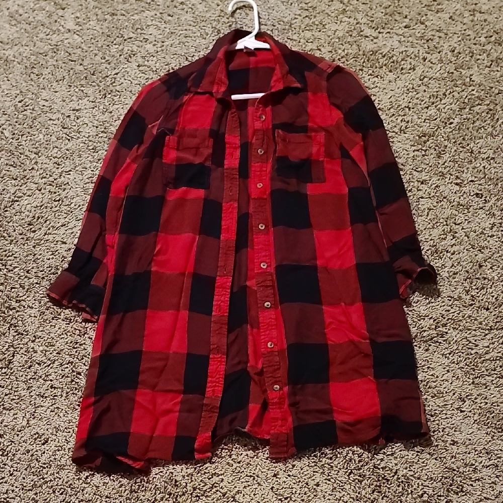 Old Navy Red and Black Checkered Men's Shirt